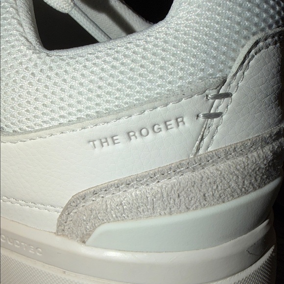 On Running women’s The Roger white/gray size 9 like new no box - Picture 7 of 10